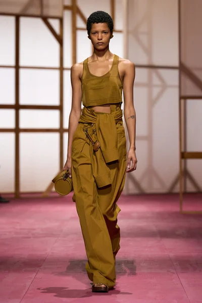 Look 23